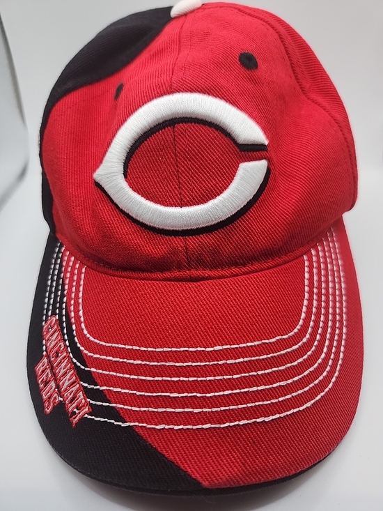 fan favorite Other - Red Kids Baseball Cap. Cincy Reds Youth hat.